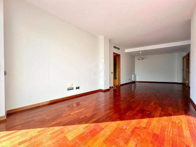 Piso en venta en Almeda, Cornellà De Llobregat