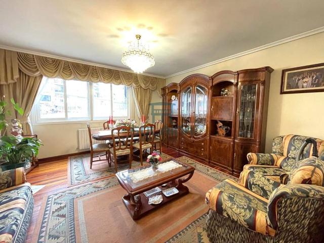 Piso en venta en Ourense, Casco Vello