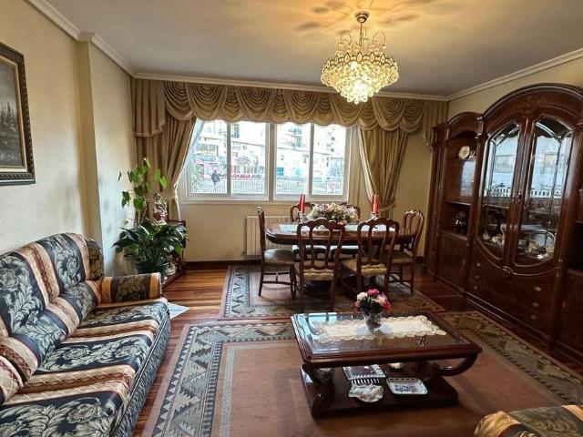 Piso en venta en Ourense, Casco Vello