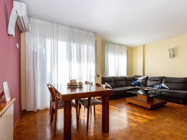 Piso en venta en Sabadell, Centre