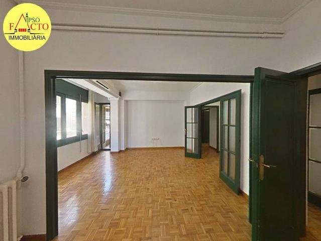 Piso en venta en Barri Vell, Gironès