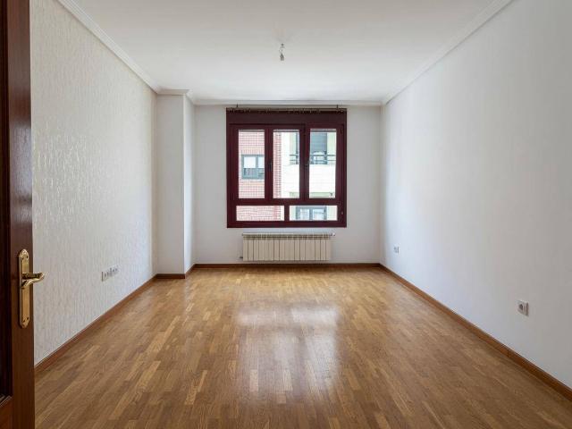 Piso en venta en Santolaya, Siero