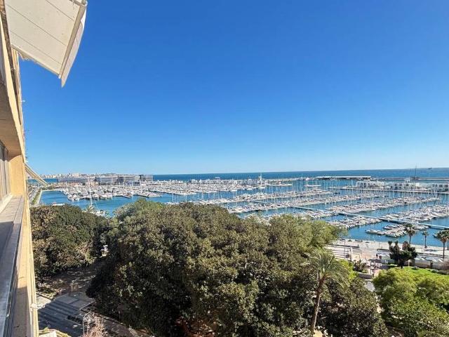 Piso en venta en Casco Antiguo - Santa Cruz - Ayuntamiento, l'Alacantí