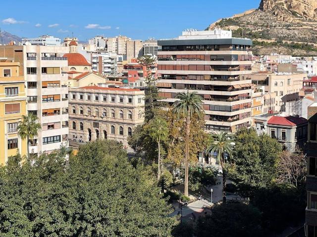 Piso en venta en Casco Antiguo - Santa Cruz - Ayuntamiento, l'Alacantí