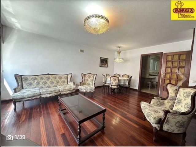 Piso en venta en Santiago de Compostela, Santiago