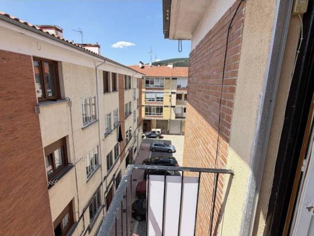 Piso en venta en Espinosa De Los Monteros, Castilla y León