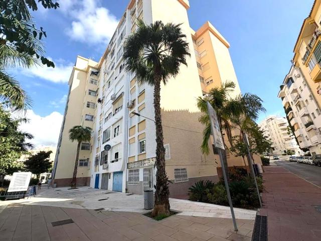 Piso en venta en Barriada Islas Canarias, Costa del Sol Occidental