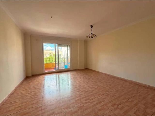 Piso en venta en Barriada Islas Canarias, Costa del Sol Occidental