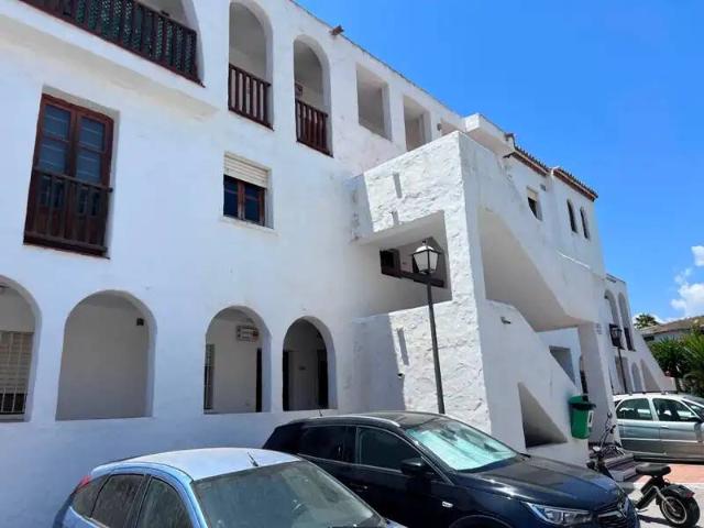 Piso en venta en El Pilar, Costa del Sol Occidental
