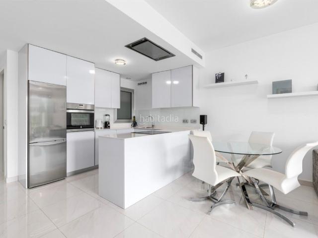 Piso en venta en Barriada Islas Canarias, Costa del Sol Occidental