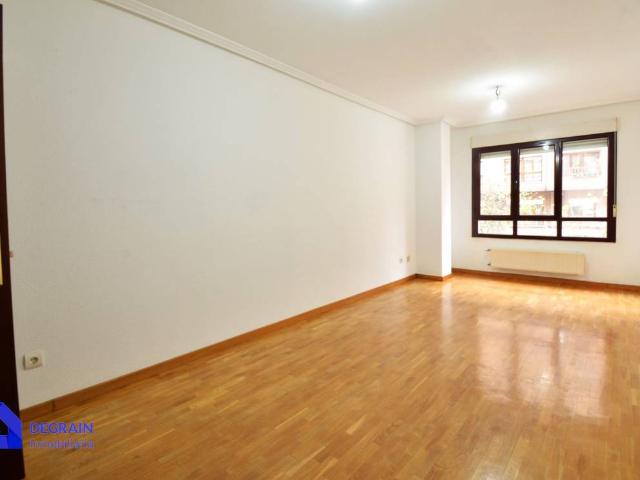 Piso en venta en Centro, Oviedo