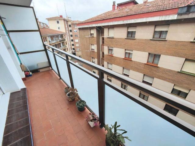 Piso en venta en Kurtzea, Galdakao