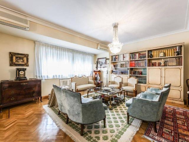 Piso en venta en Madrid, Cortes