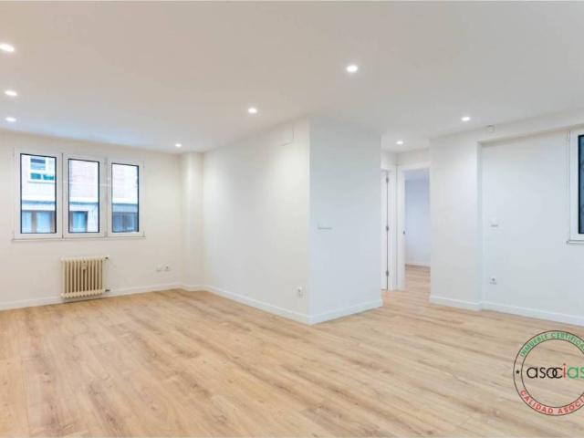 Piso en venta en Los Campos, Gijón