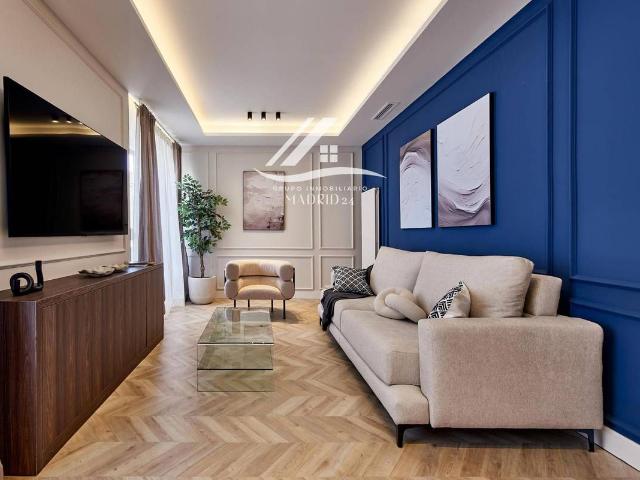 Piso en venta en Cortes, Madrid