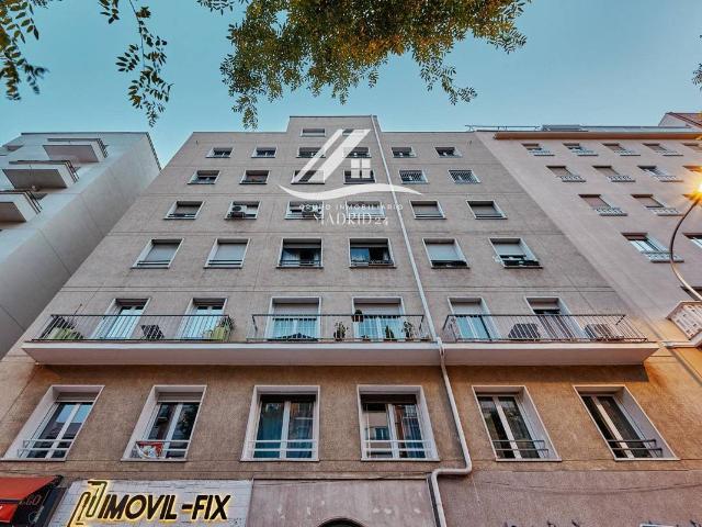 Piso en venta en Cortes, Madrid