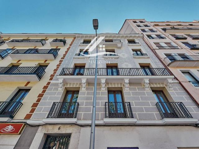 Piso en venta en Cortes, Madrid