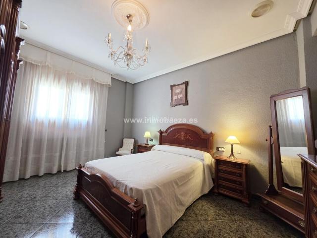 Piso en venta en Ibros, Jaén