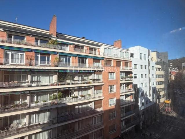 Piso en venta en Abando, Bilbao