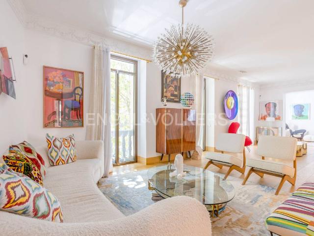 Dúplex en venta en Madrid, Cortes