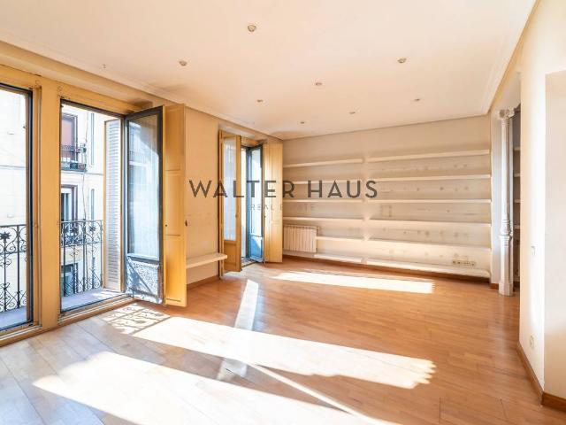 Piso en venta en Madrid, Cortes
