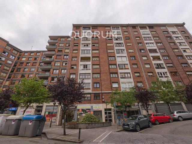 Piso en venta en Basauri, Urbi