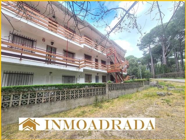 Piso en venta en La Adrada