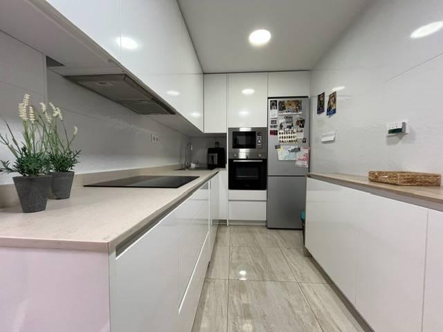 Piso en venta en La Algaba, Andalucía