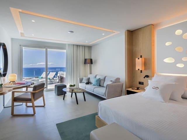Piso en venta en La Caleta, Adeje