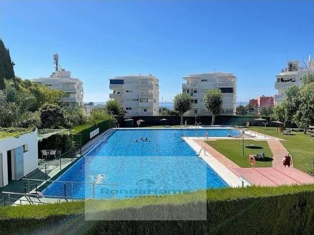 Piso en venta en Barriada Islas Canarias, Costa del Sol Occidental