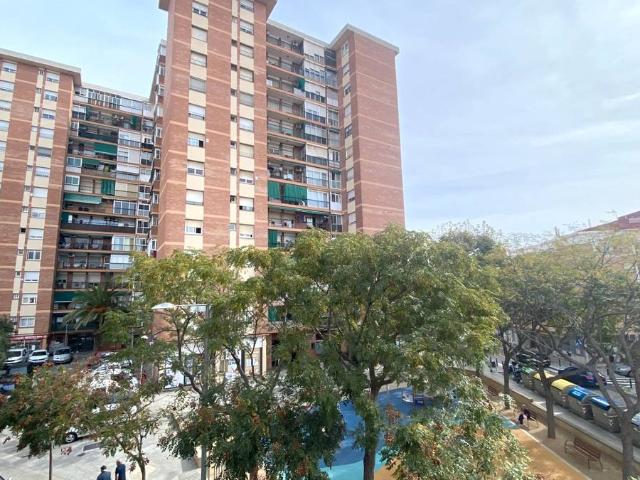 Piso en venta en Cornellà De Llobregat, Centre