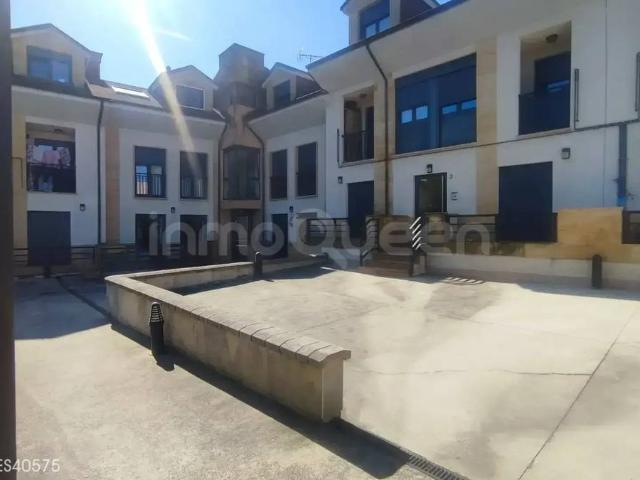 Piso en venta en Santolaya, Siero