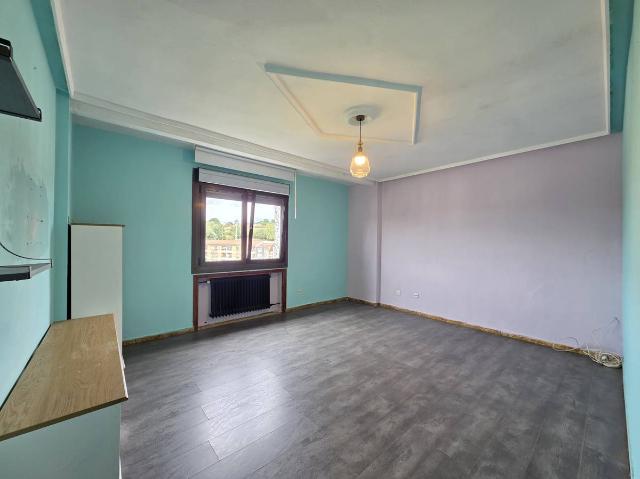 Piso en venta en Santolaya, Siero
