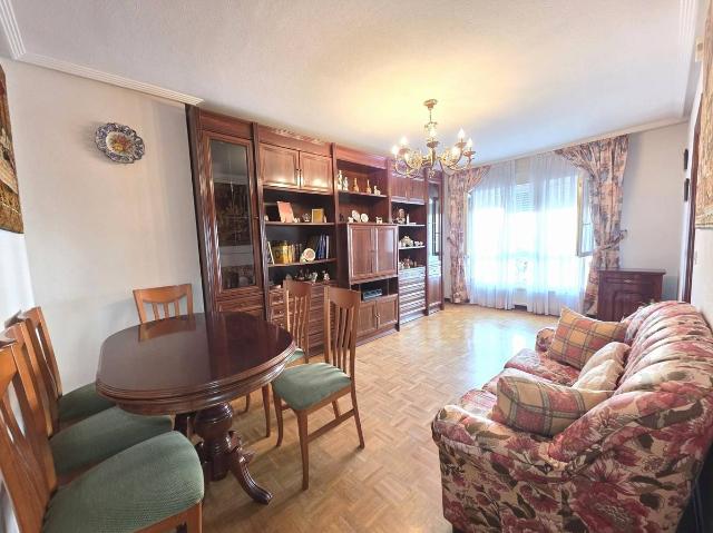 Piso en venta en Santolaya, Siero