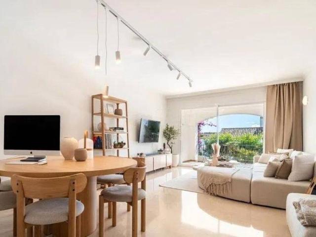 Piso en venta en Val de Guadalmina, Benahavís