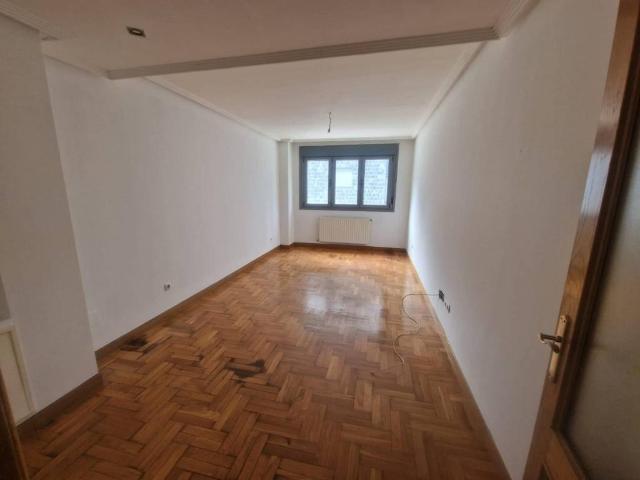 Piso en venta en Langreo, Asturias