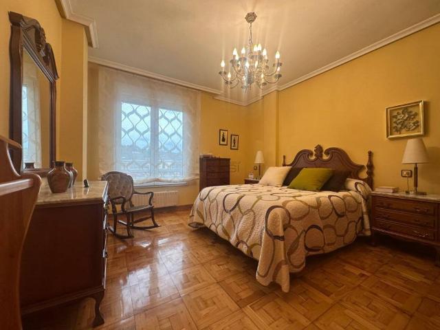 Piso en venta en Sama, Langreo