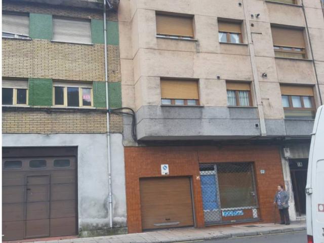 Piso en venta en Omedines, Langreo