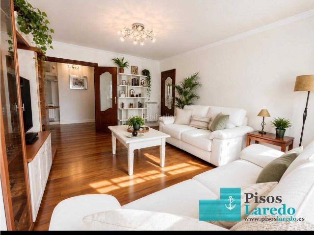 Piso en venta en Laredo