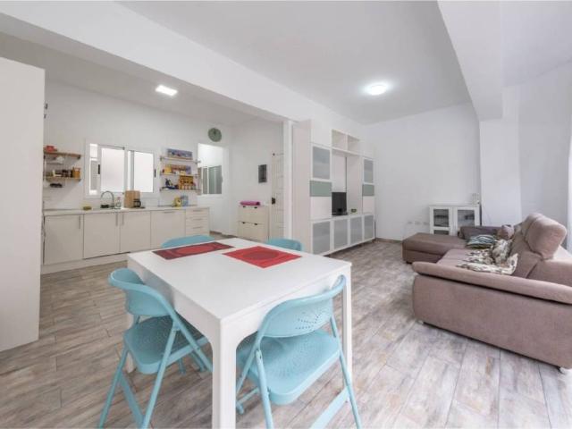 Piso en venta en Santa Catalina-Canteras, Gran Canaria