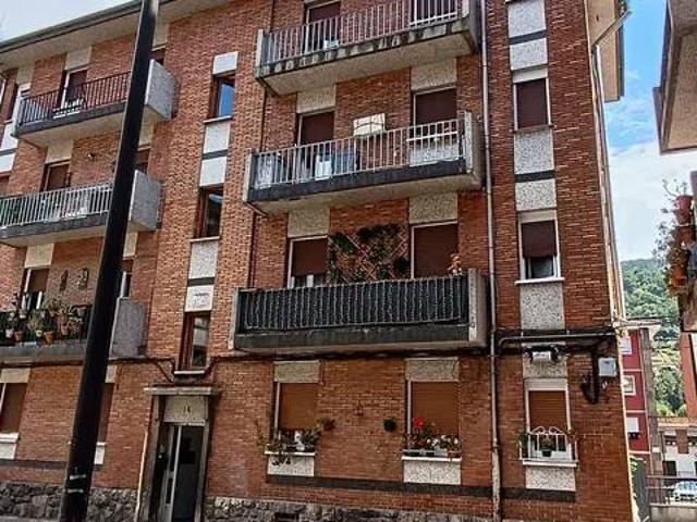 Piso en venta en El Corraón, Lena