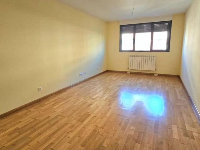 Piso en venta en El Soto, León
