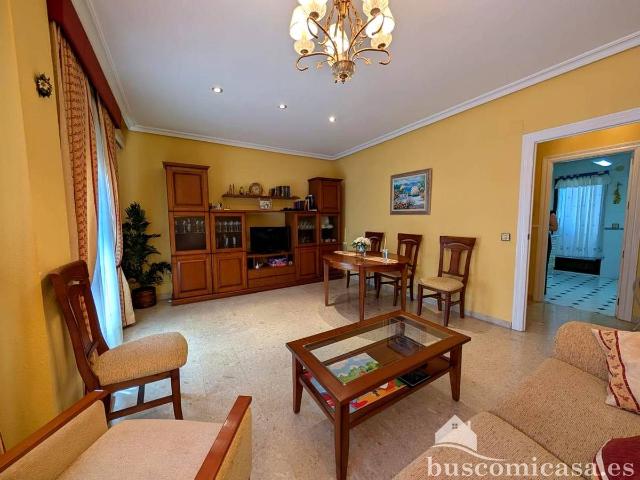 Piso en venta en Linares