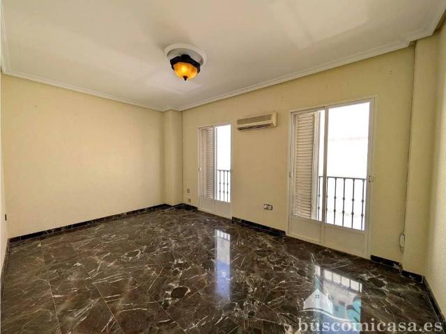 Piso en venta en Linares, Andalucía