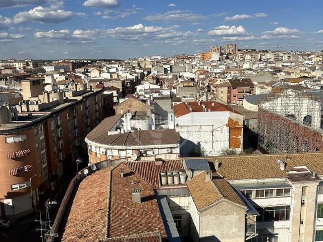 Piso en venta en Linares