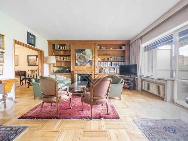 Piso en venta en Cortes, Madrid