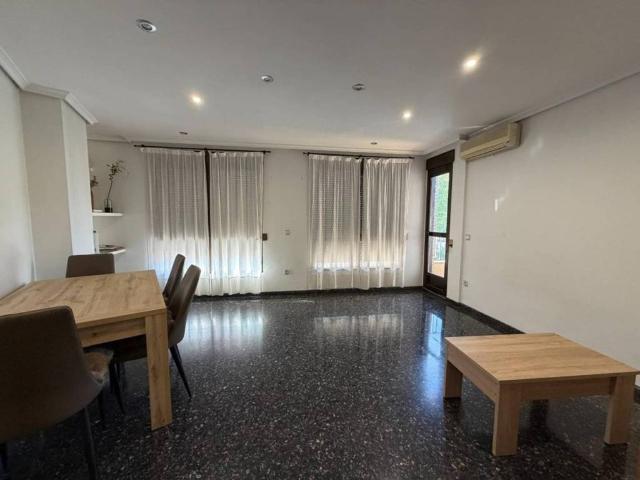 Piso en venta en Llíria, València / Valencia