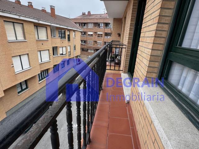 Piso en venta en Gozón, Los Laureles