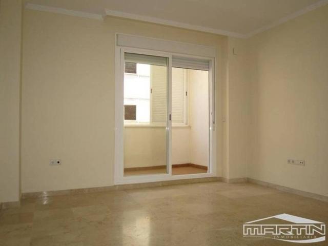Piso en venta en Zona 1 (el Valle y Dehesa de la Villa), Lucena