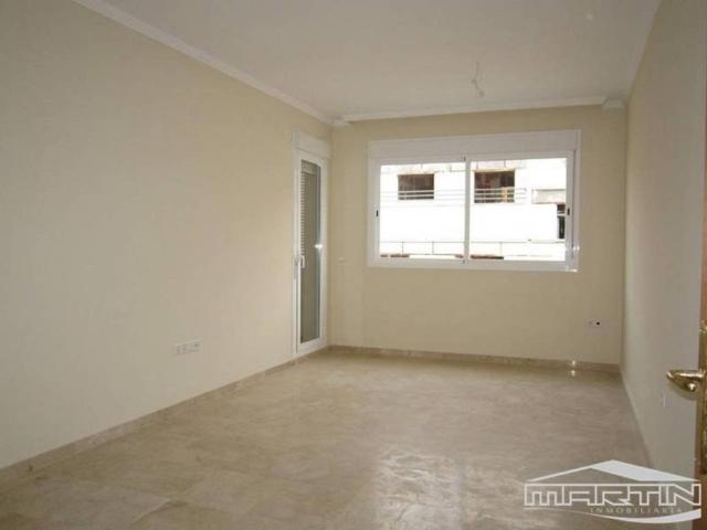 Piso en venta en Zona 1 (el Valle y Dehesa de la Villa), Lucena
